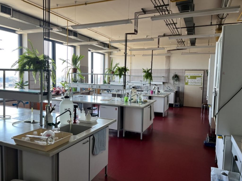 Wydział Nauk Ścisłych i Przyrodniczych – sala laboratoryjna